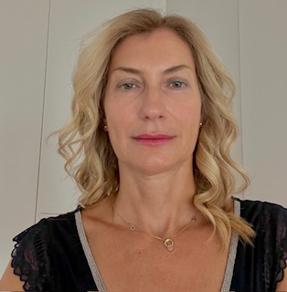 Piperi, Christina