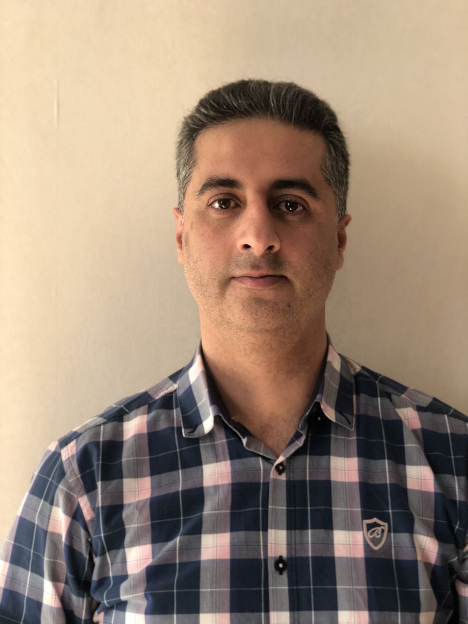 Kahani, Mostafa